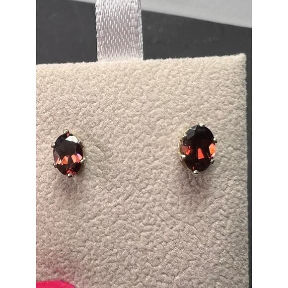 Oval cut red zircon sterling silver stud earrings - Picture 1 of 11